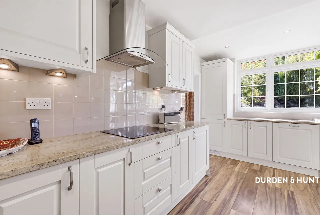 Lancaster Avenue, South Woodford, E18, photo 4