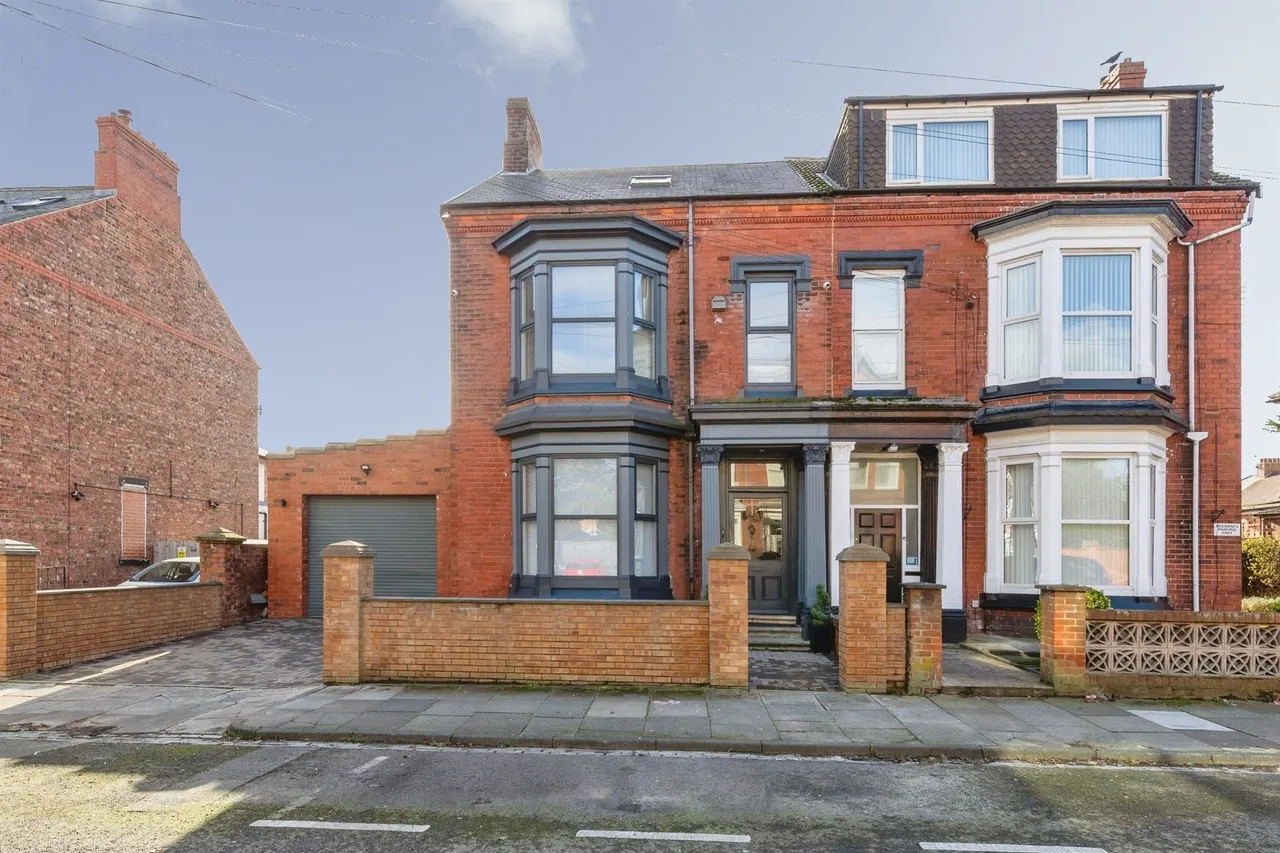 6 bed house for sale, Clifton Avenue, Hartlepool, TS26