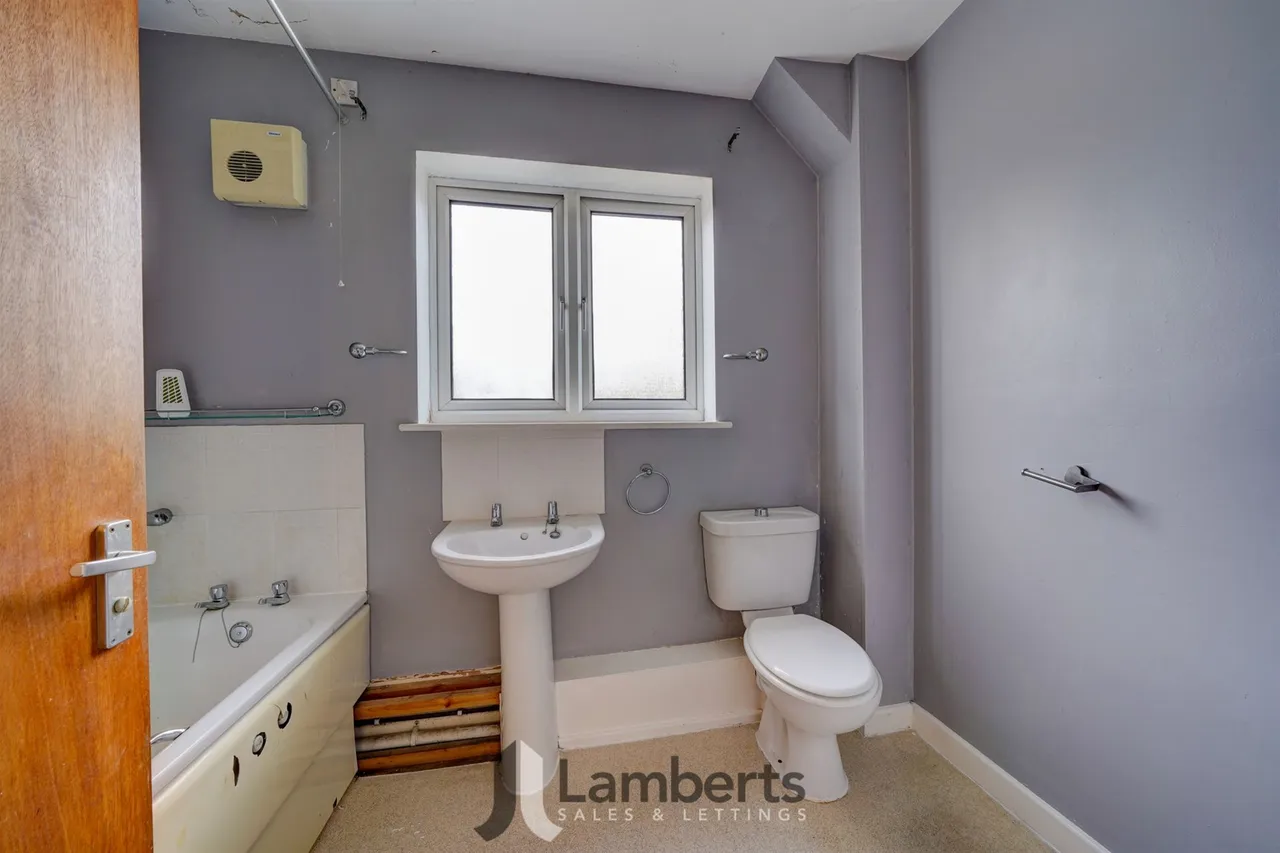 37 Doverdale Close, Redditch, photo 8