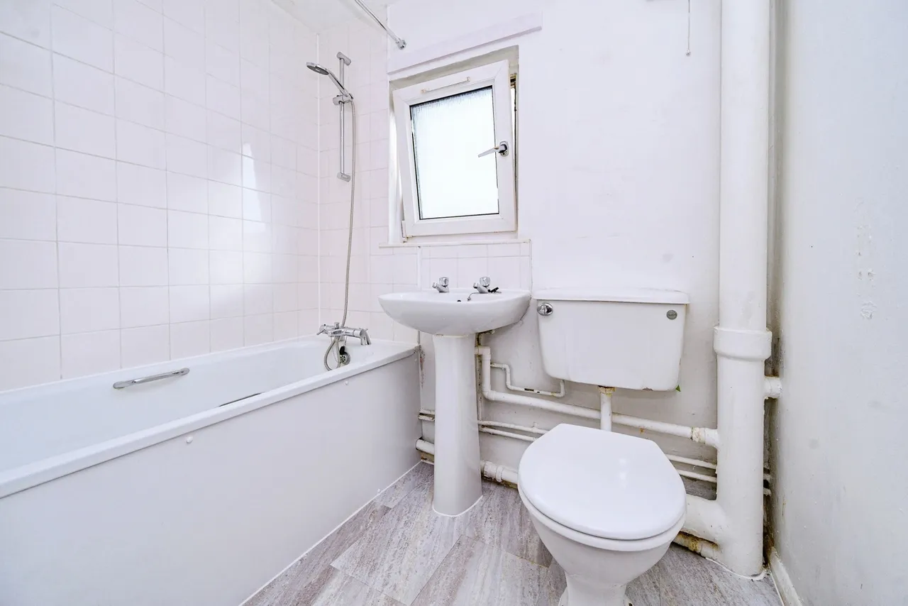 Harrowden Road, Luton, Bedfordshire, LU2, photo 8