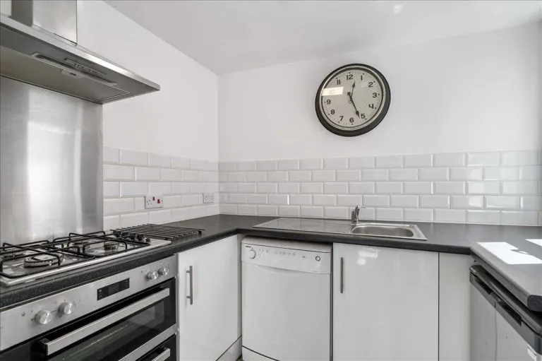 Chedworth Street, Plymouth, PL4, photo 2