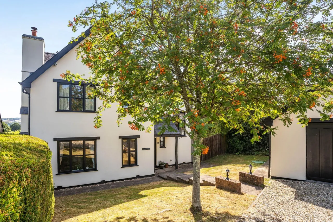 The Oaks, Llangybi, NP15, photo 4