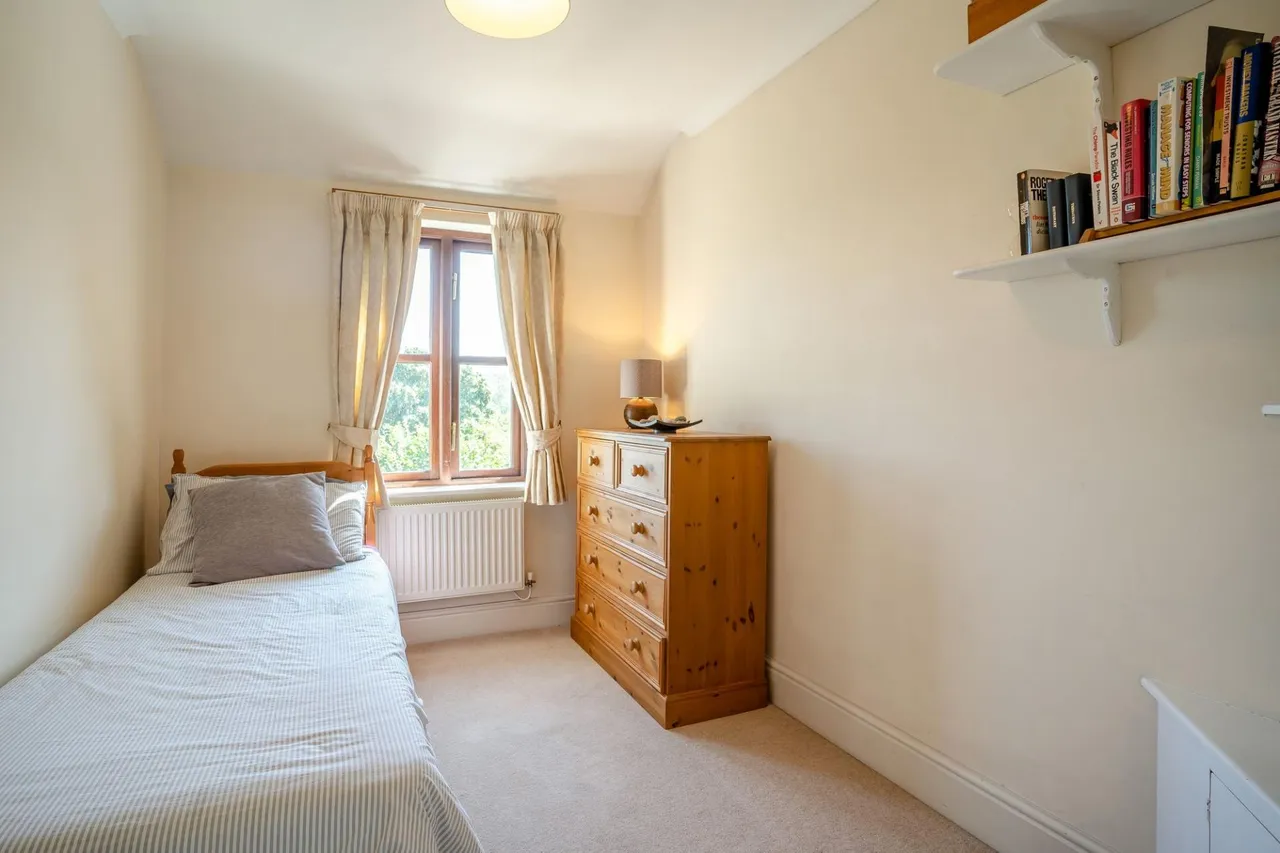 The Oaks, Llangybi, NP15, photo 19