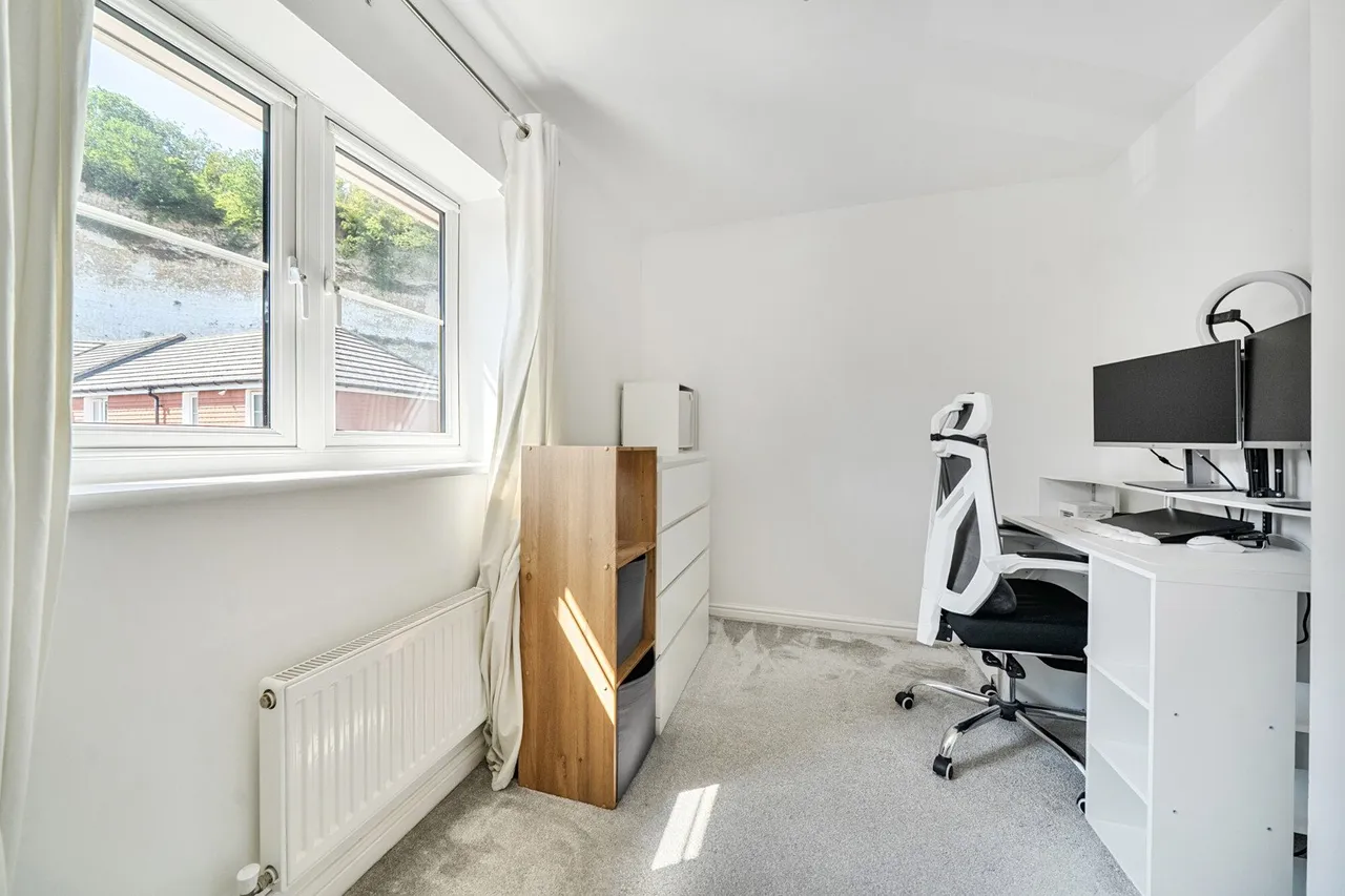 Eustace Crescent, Kent, ME2, photo 15