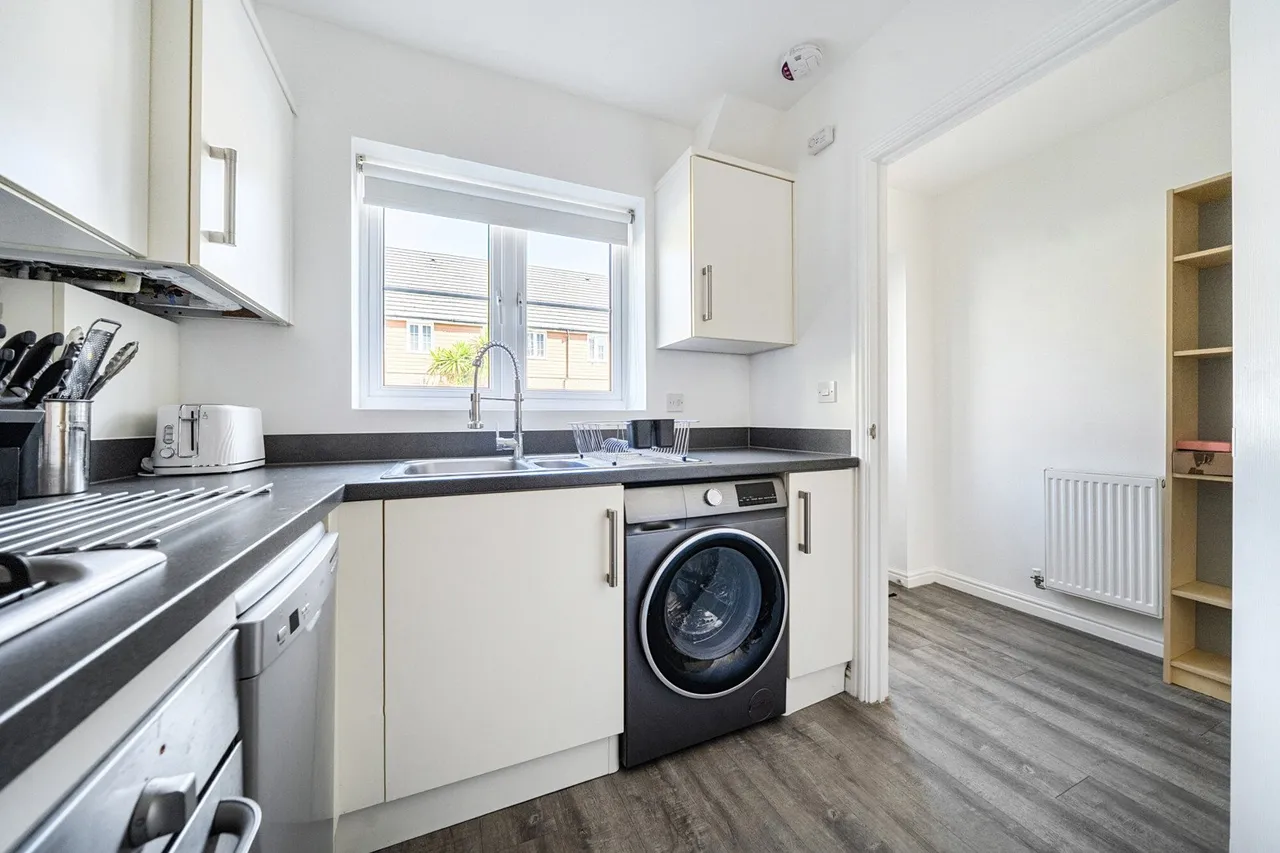 Eustace Crescent, Kent, ME2, photo 5