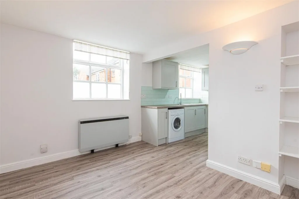St. Marys Road, Market Harborough, photo 7
