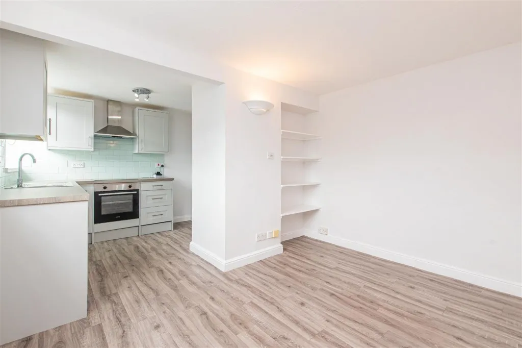 St. Marys Road, Market Harborough, photo 6