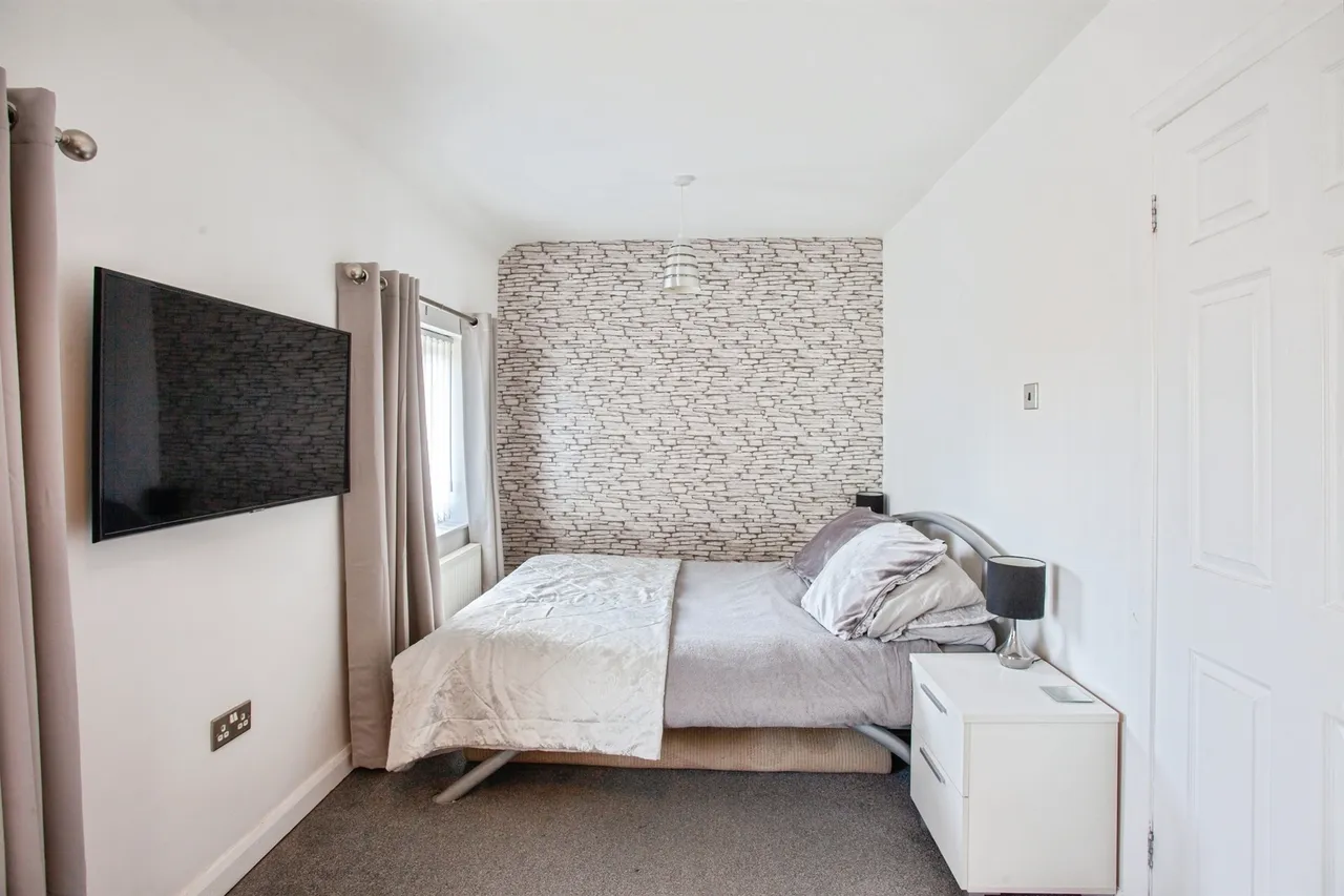 Halsbury Road, Eastwood, S65, photo 8