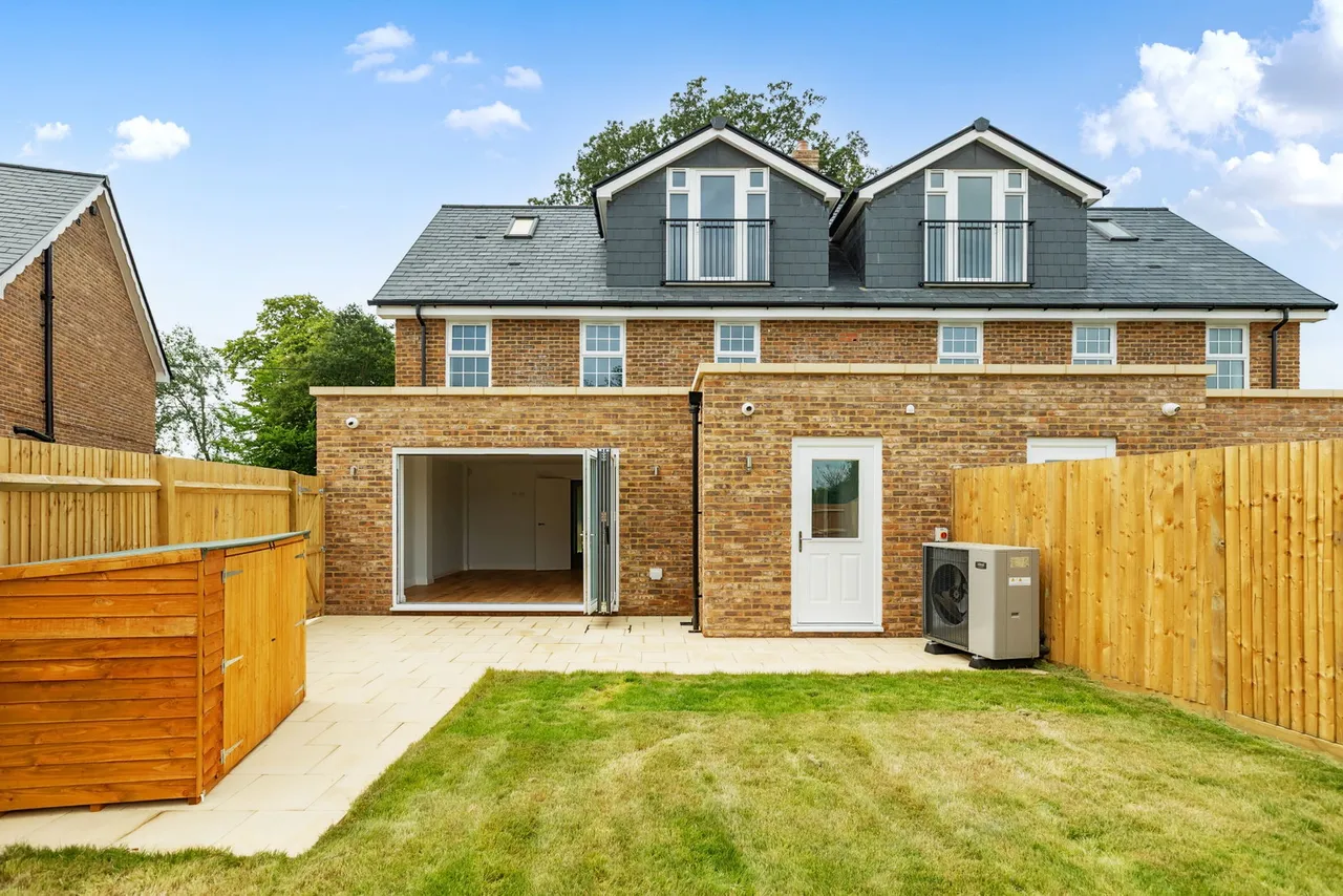 4 bed house for sale, Spenny Lane, Claygate, TN12