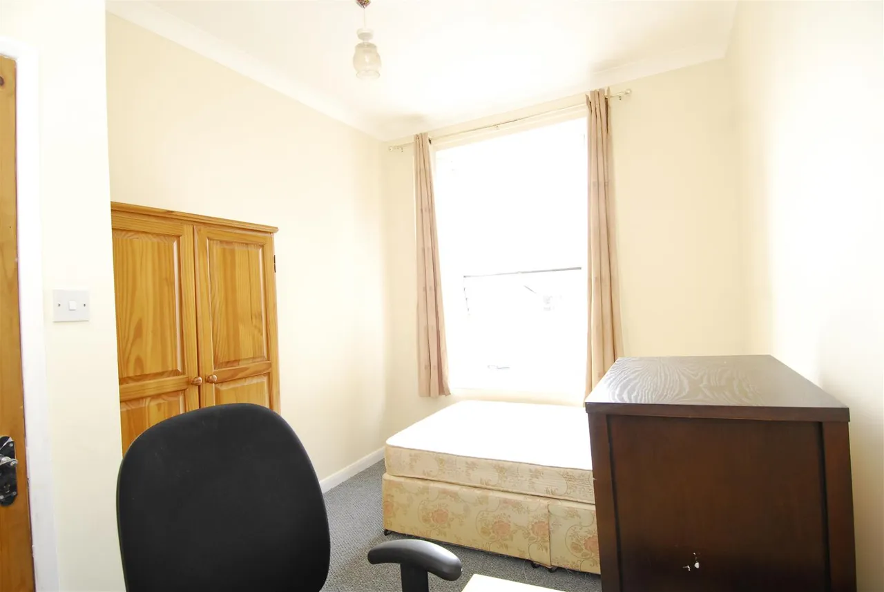 North Road East, Plymouth, photo 6