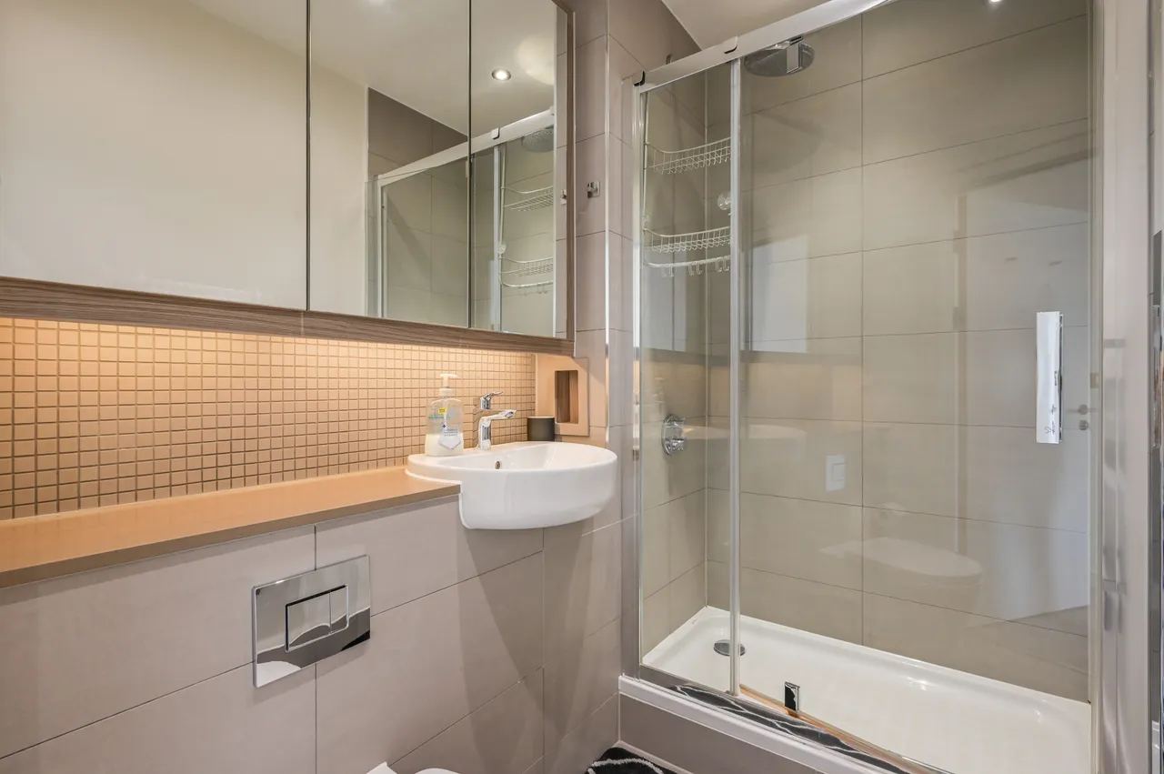 Flat 503, Willow House, London, photo 11