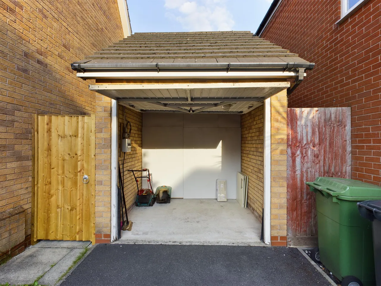 Southwold Crescent, Great Sankey, Warrington, WA5, photo 11