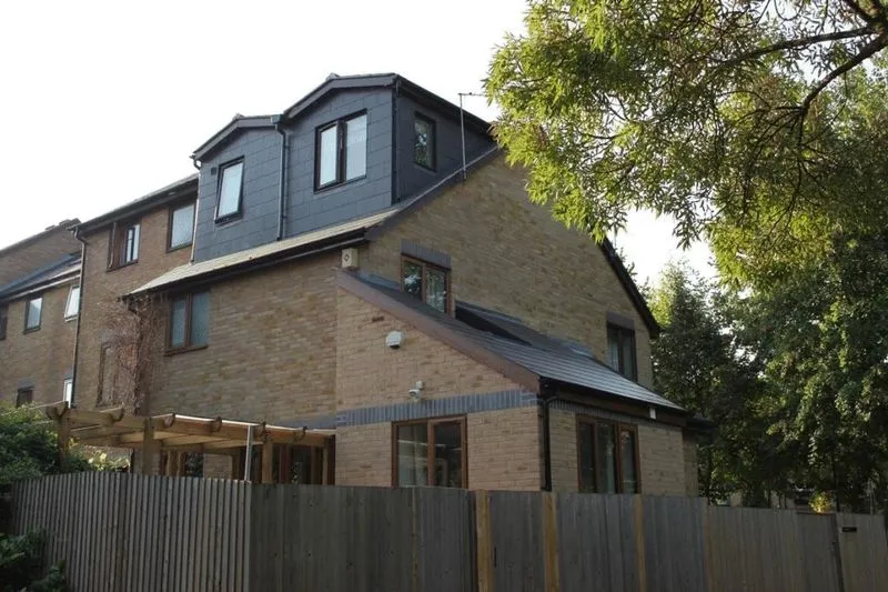 3 bed house to rent — Gunwhale Close, London SE16 6BS