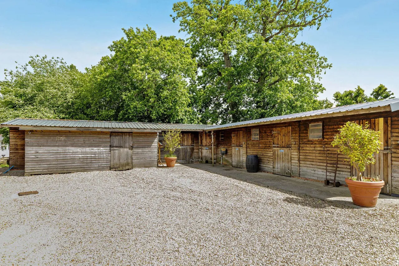 Fryern Road, Storrington, Pulborough, West Sussex, RH20 4BJ, photo 11