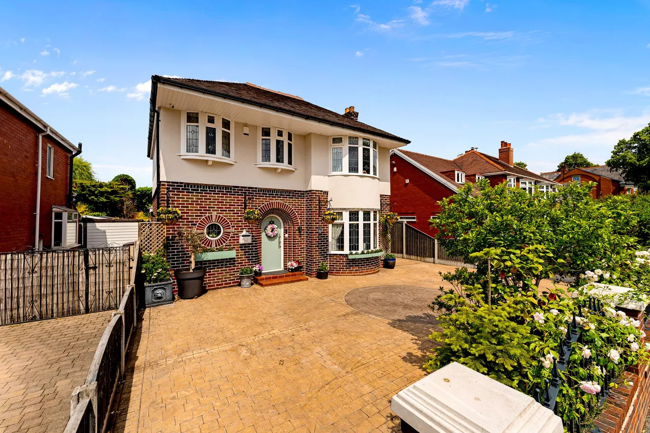 4 bed house for sale — St. Helens Road, Leigh, WN7 3UA