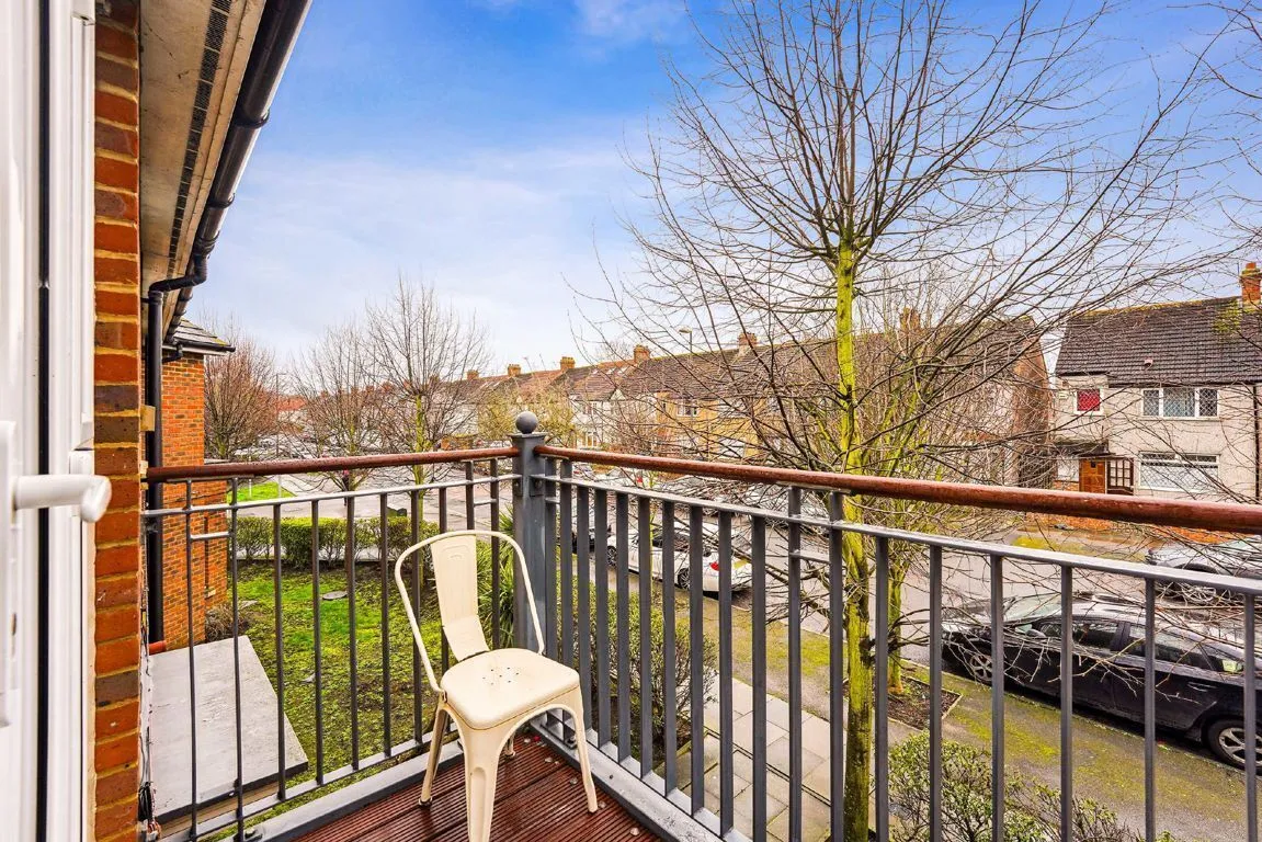Hemlock Close, SW16, photo 6