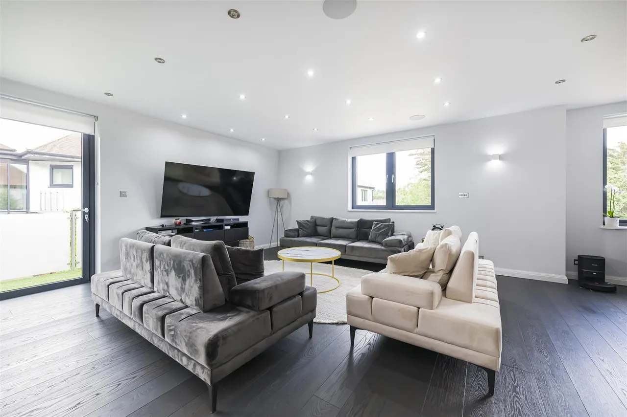 Eden Lodges, Chigwell, IG7, photo 4