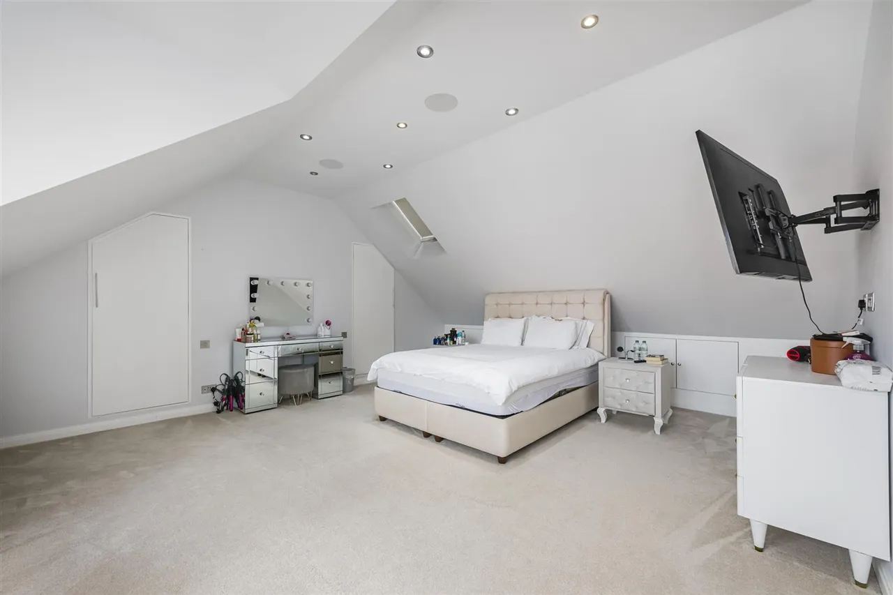 Eden Lodges, Chigwell, IG7, photo 11