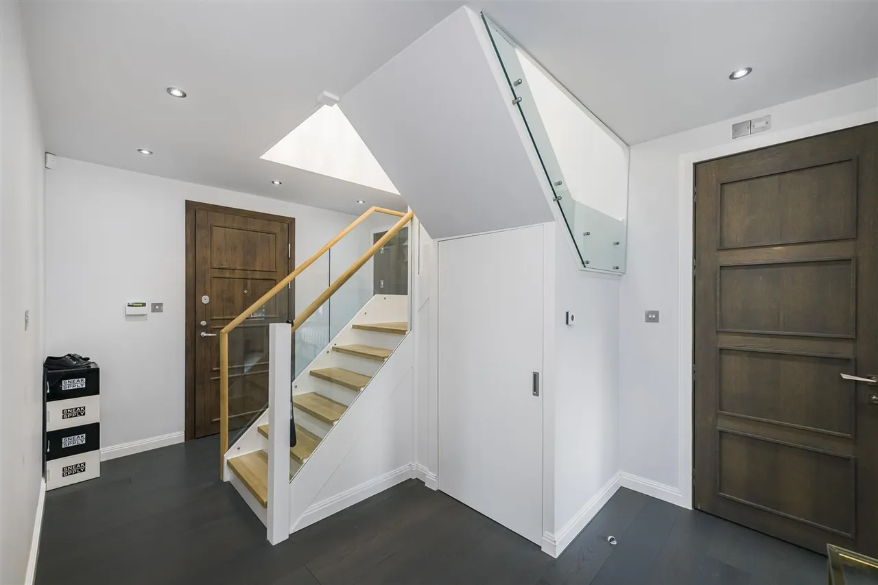 Eden Lodges, Chigwell, IG7, photo 9