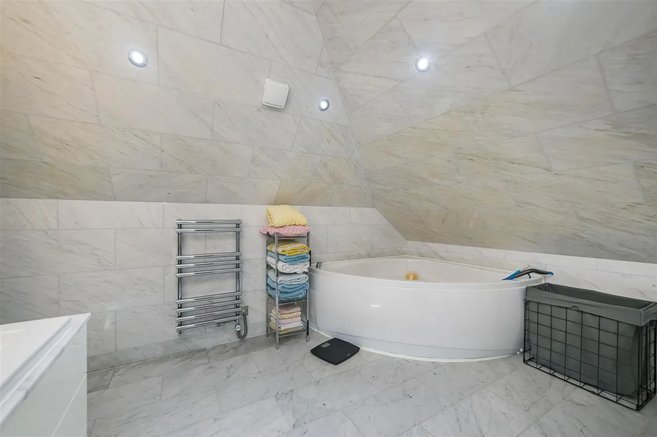 Eden Lodges, Chigwell, IG7, photo 15