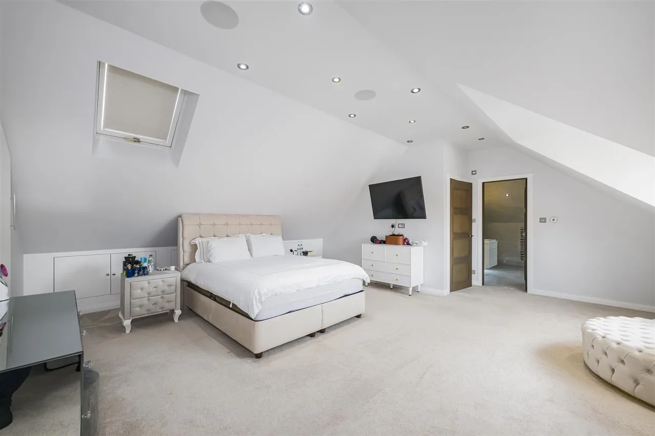 Eden Lodges, Chigwell, IG7, photo 12
