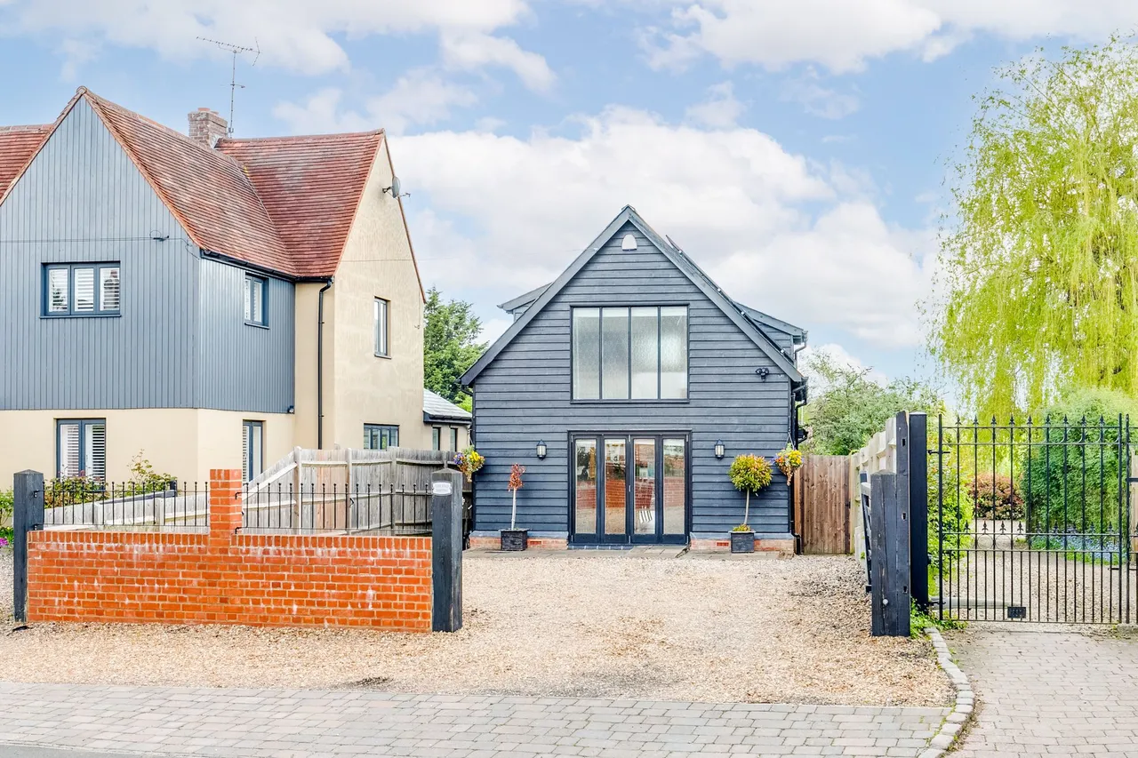 3 bed house for sale — The Old Smithy, Hare Street, Buntingford, SG9 0EA