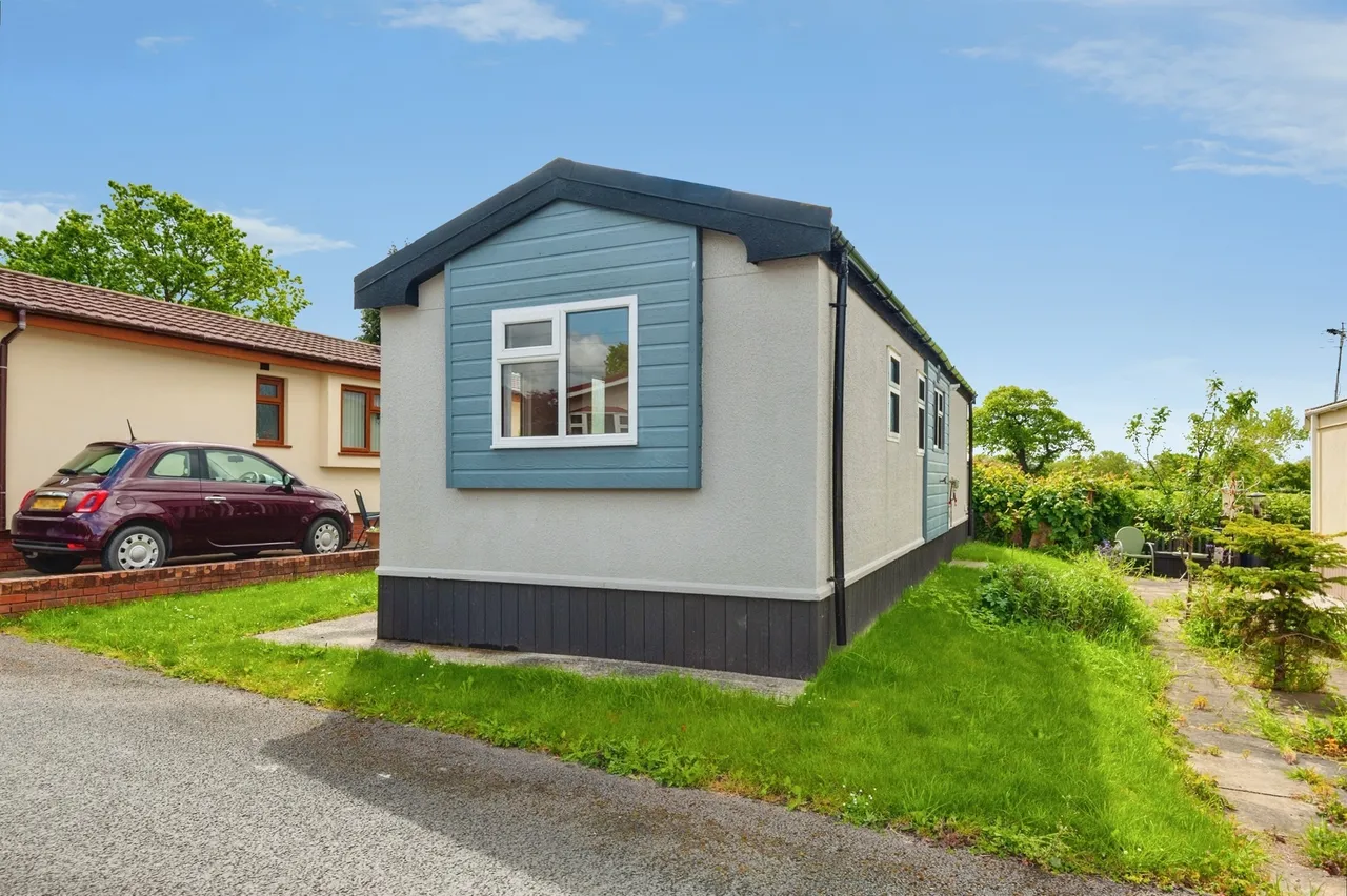 Chester Road, Dunham On The Hill, Frodsham, photo 2