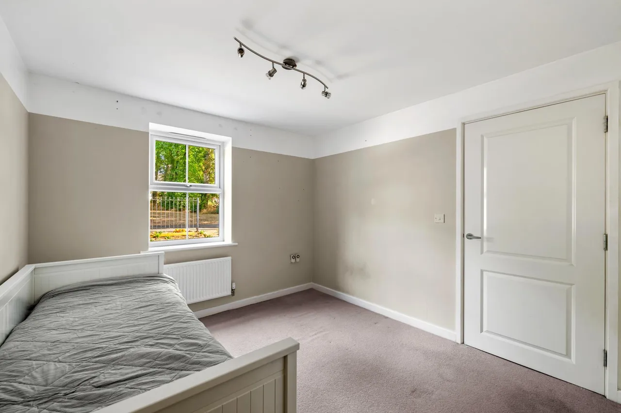 Montrose Grove, Greylees, NG34, photo 7