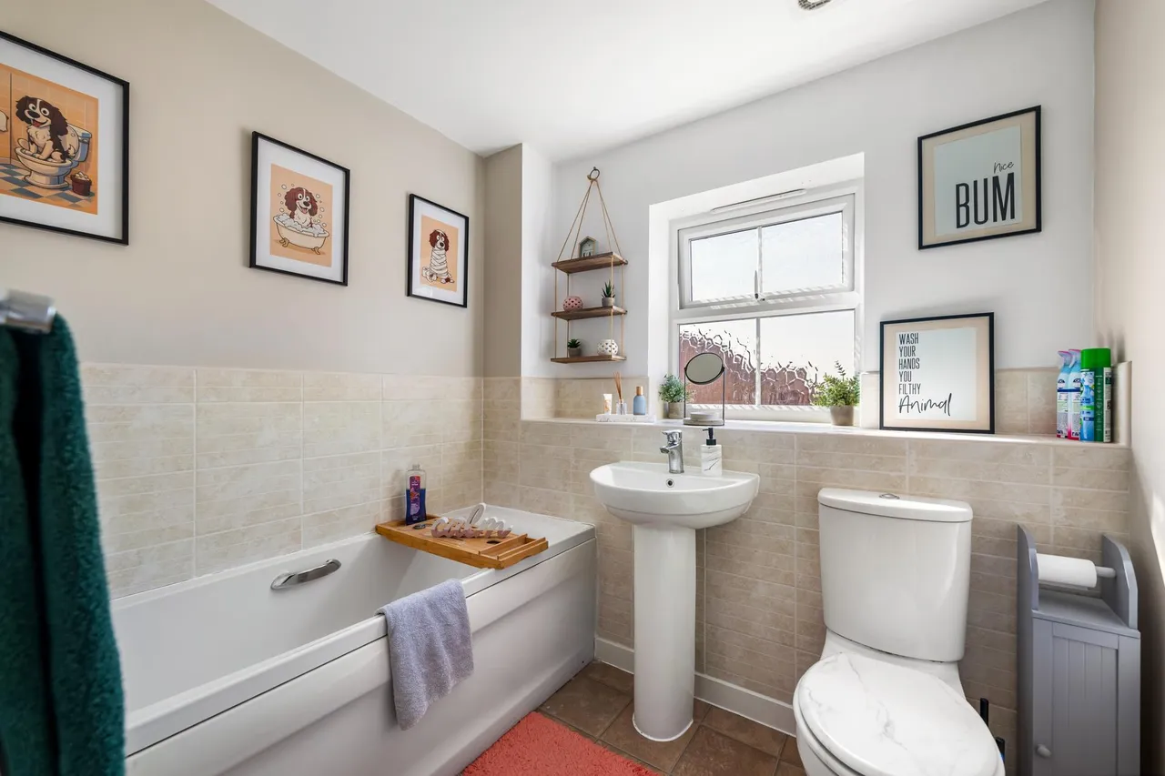 Montrose Grove, Greylees, NG34, photo 16
