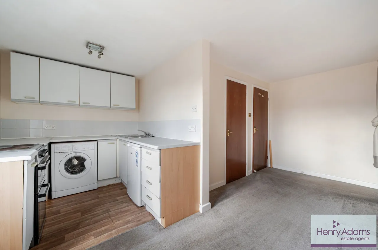 Charles Street, Petersfield, GU32, photo 7