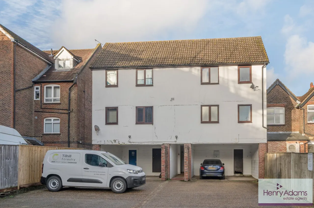 Charles Street, Petersfield, GU32, photo 9
