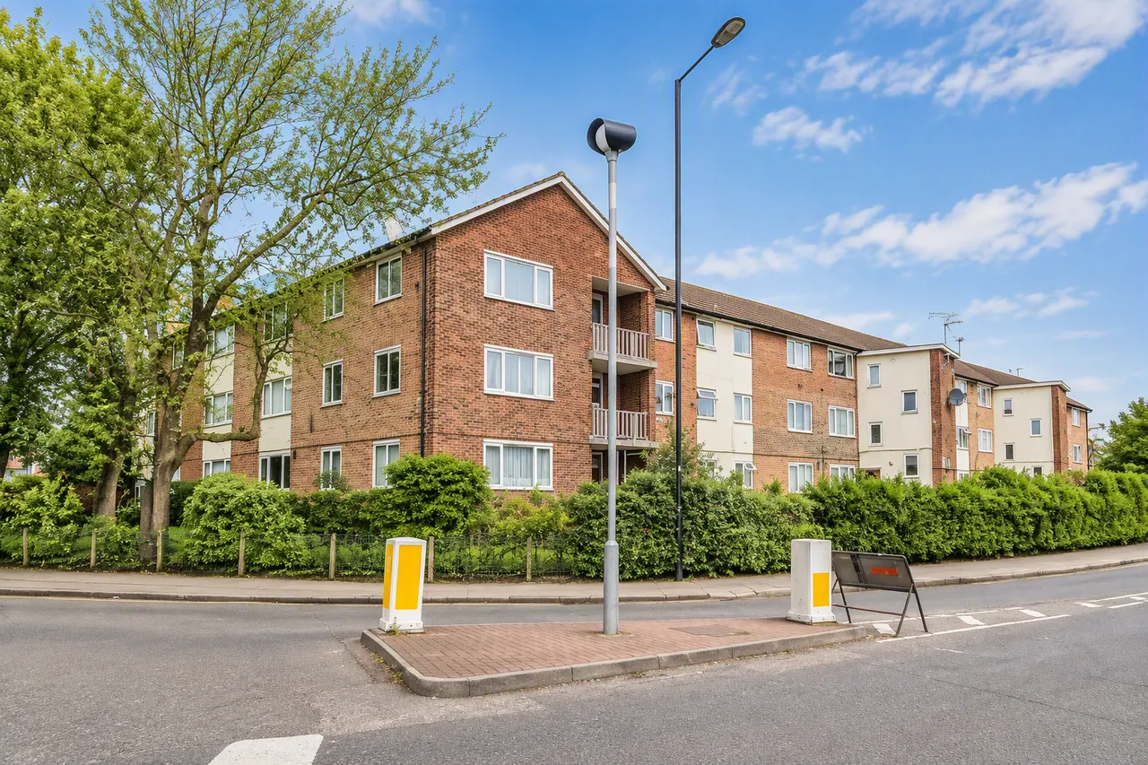 2 bed flat to rent, Lampton Road, Hounslow, TW3