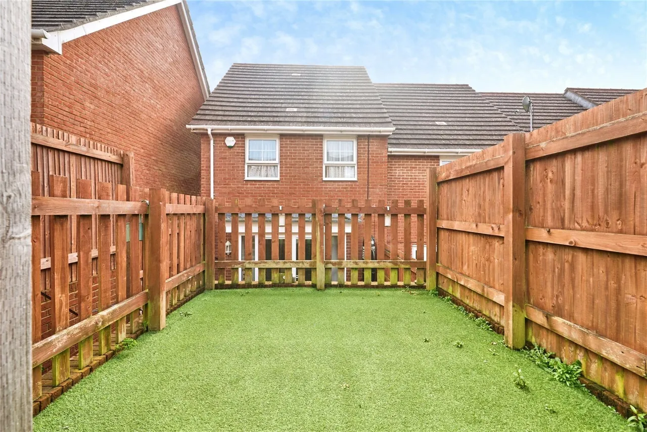 Beauchamp Drive, Newport, PO30, photo 8