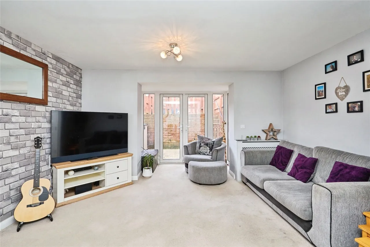 3 bed house for sale, Beauchamp Drive, Newport, PO30