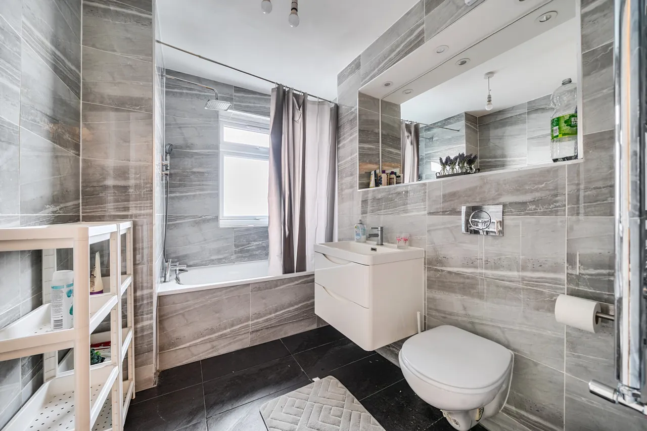 Yew Avenue, Yiewsley, UB7, photo 4