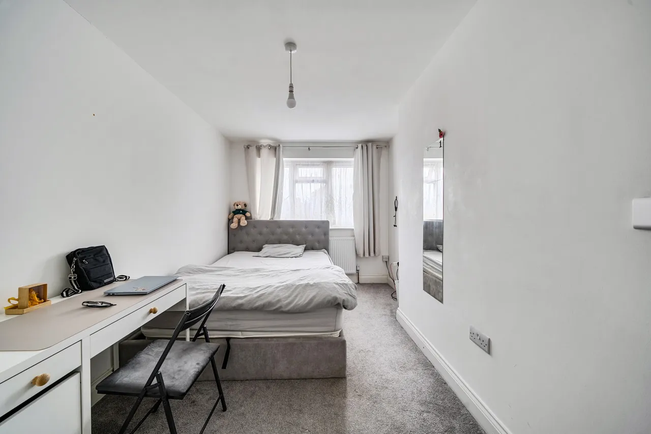Yew Avenue, Yiewsley, UB7, photo 5