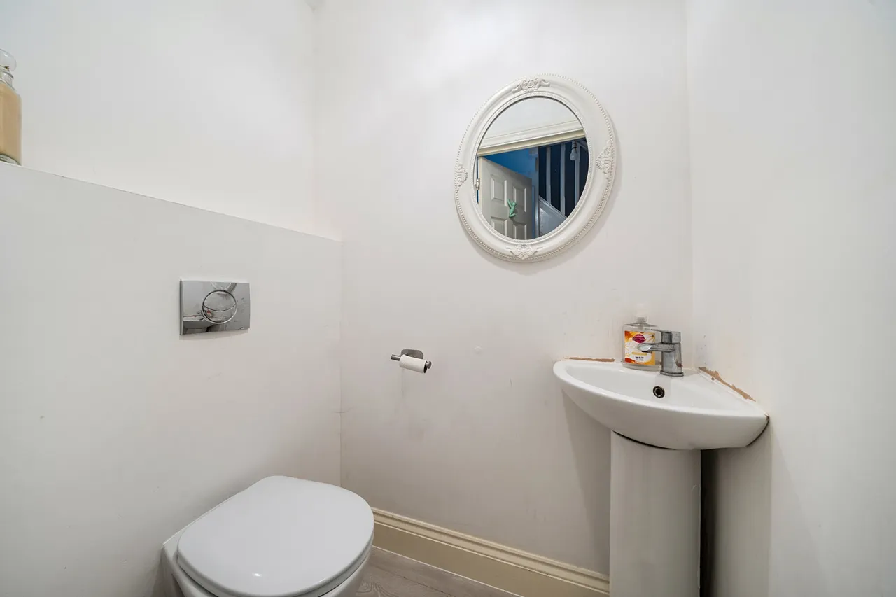 Yew Avenue, Yiewsley, UB7, photo 9