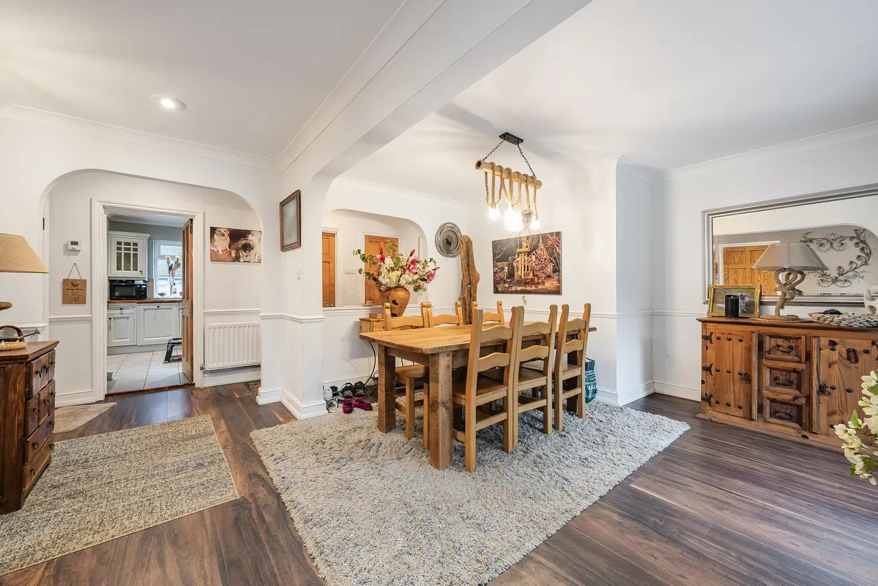 Mogador, Lower Kingswood, KT20, photo 6