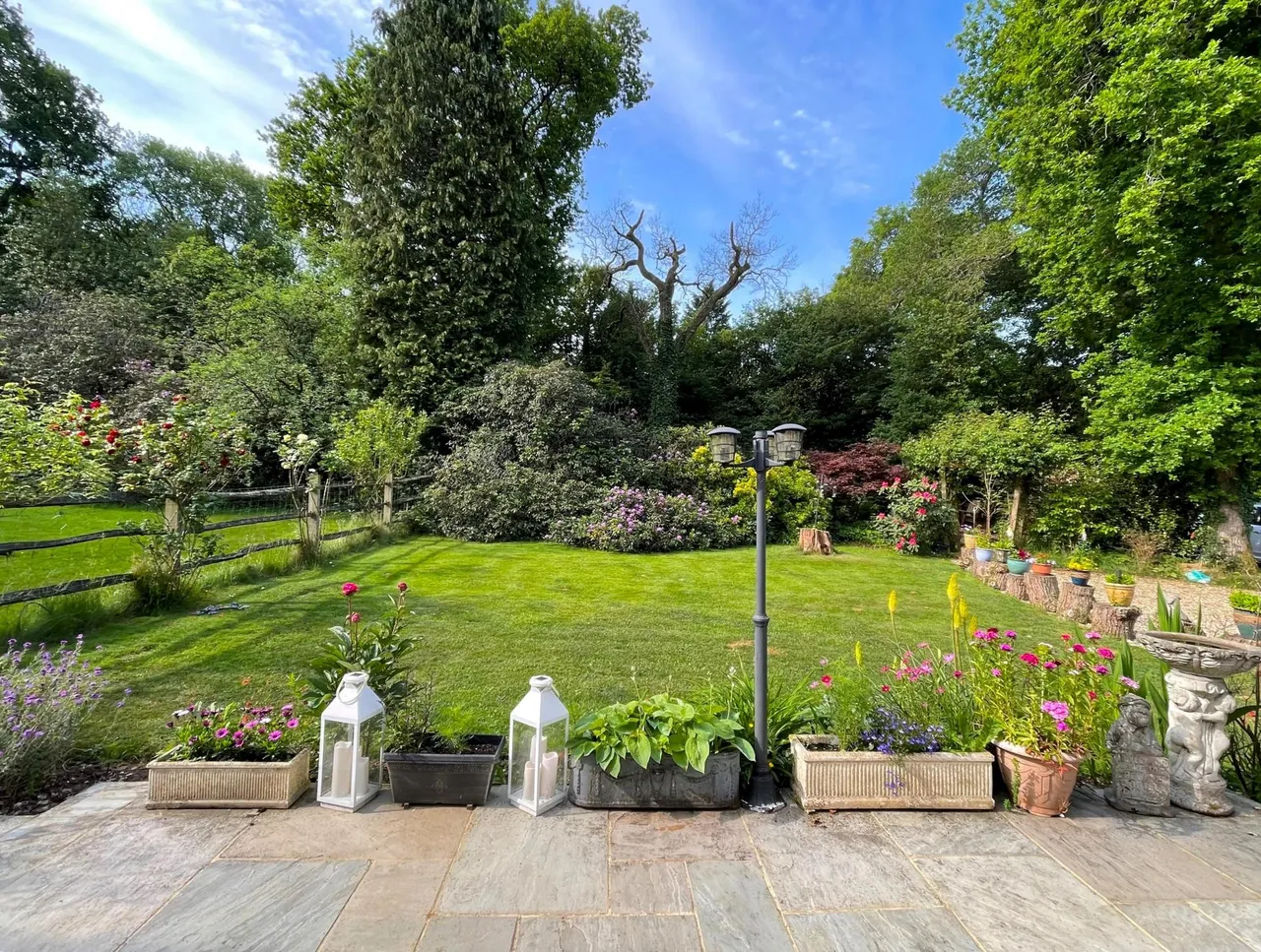 Mogador, Lower Kingswood, KT20, photo 2