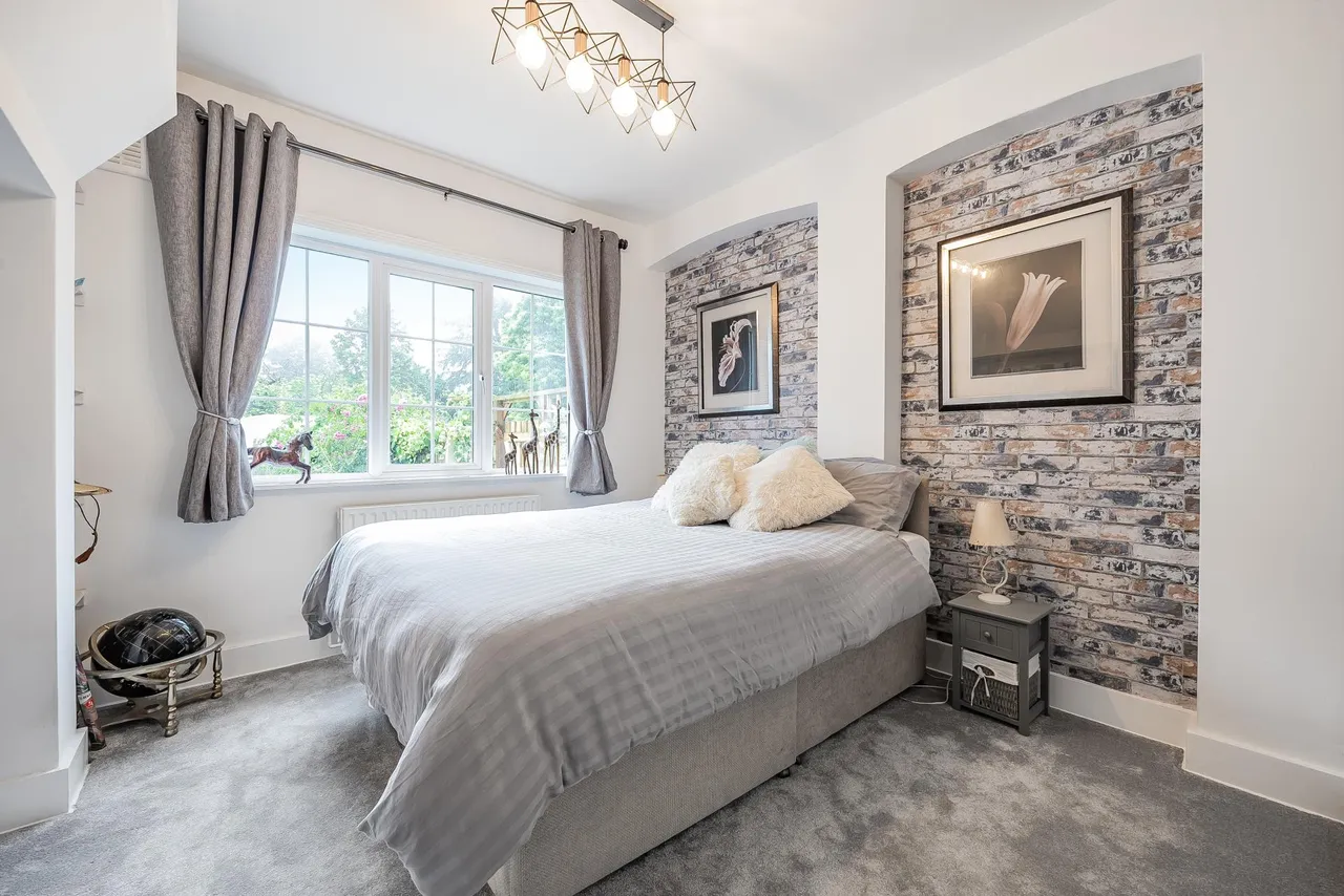 Mogador, Lower Kingswood, KT20, photo 13
