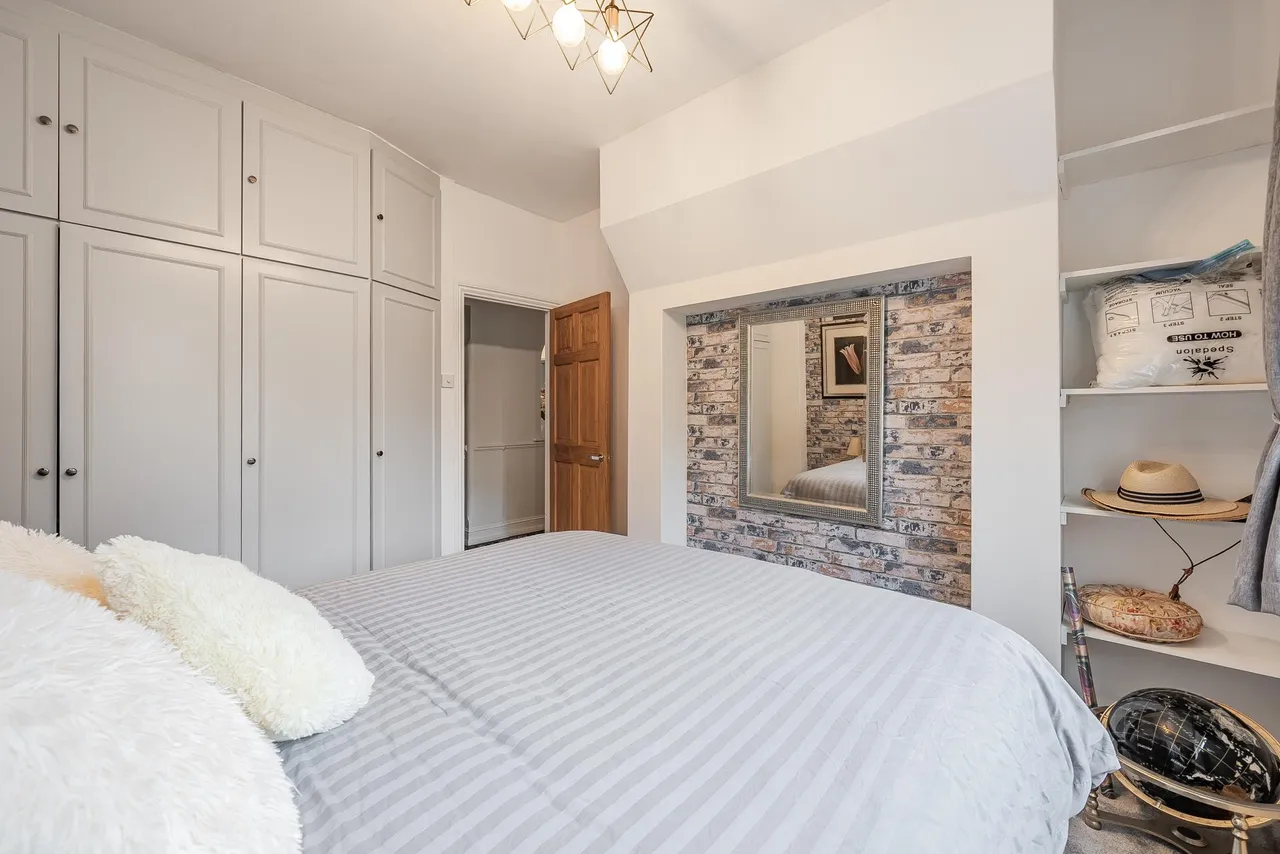 Mogador, Lower Kingswood, KT20, photo 14