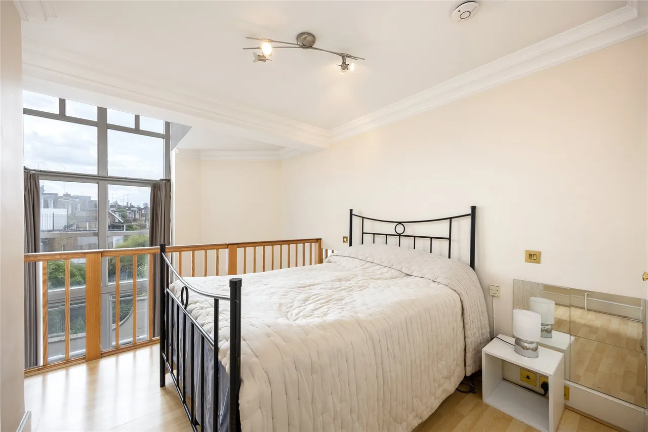 Charles II Place, London, SW3, photo 3
