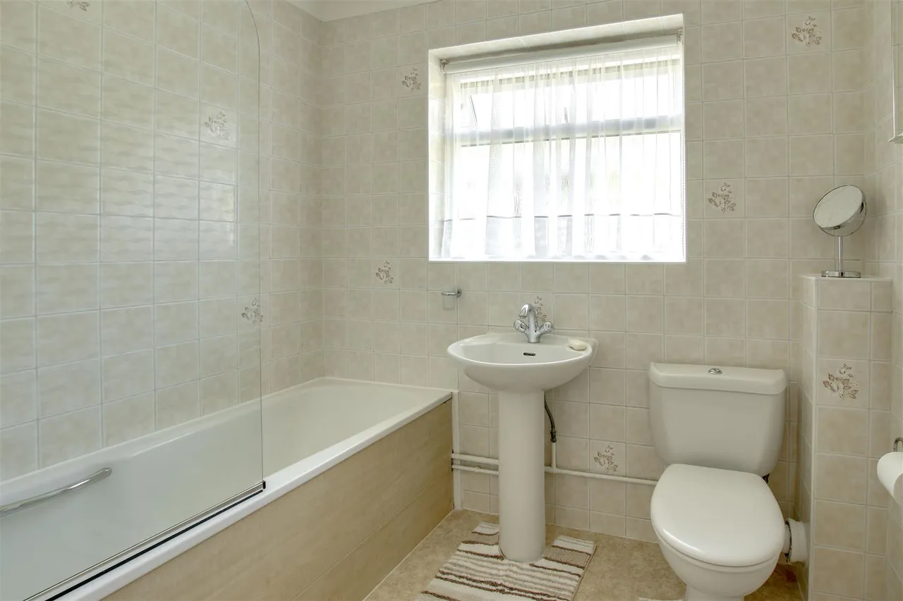 Victor Close, Seaford, photo 6