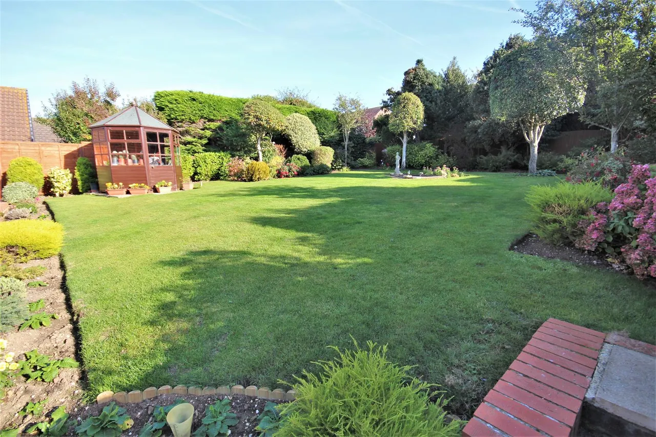 Victor Close, Seaford, photo 11