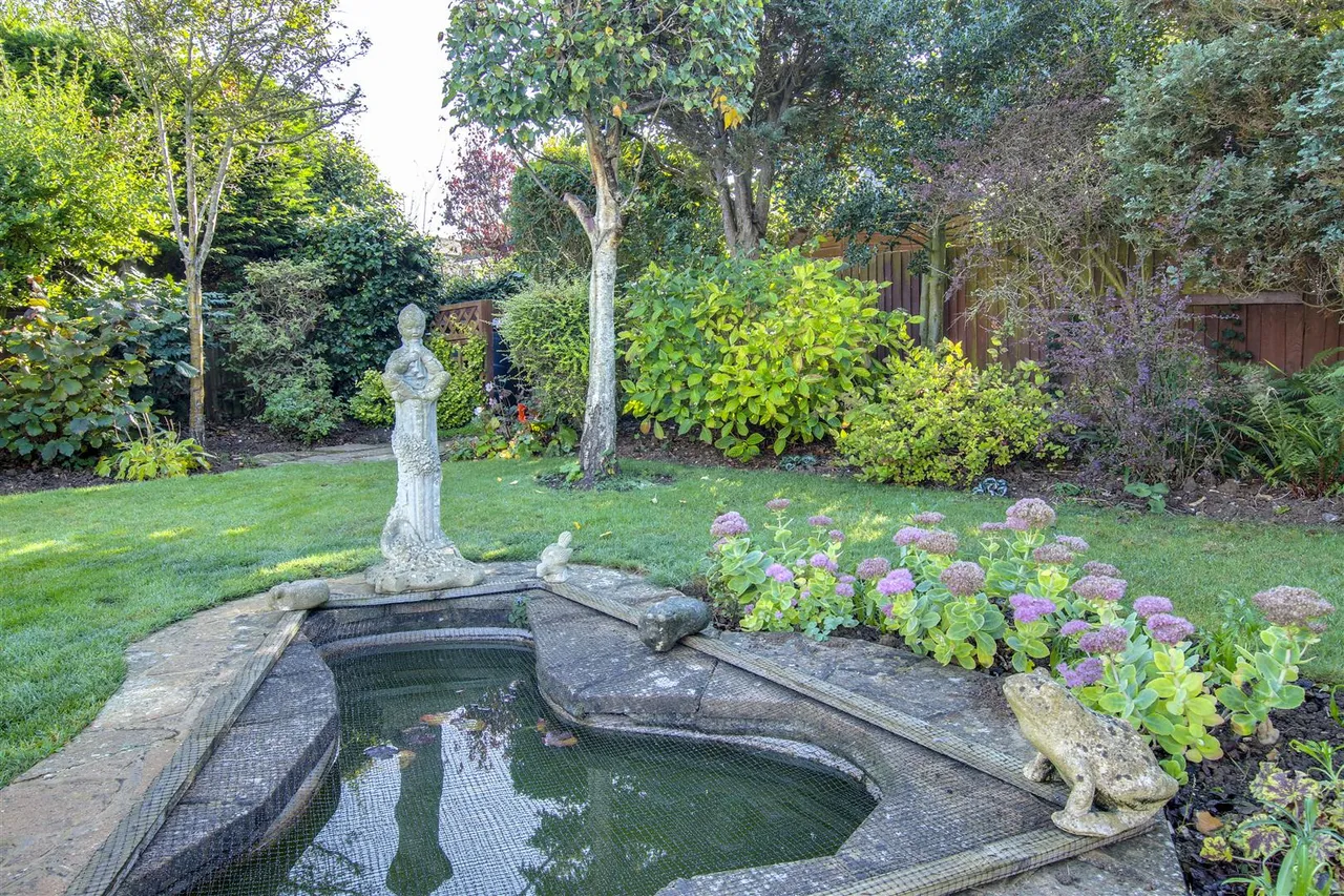 Victor Close, Seaford, photo 8