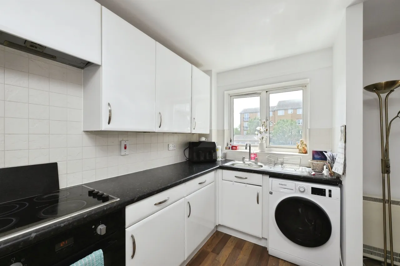 Taverners Way, Hoddesdon, photo 7