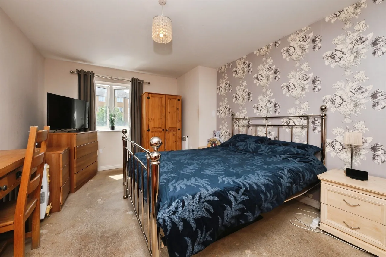 Taverners Way, Hoddesdon, photo 9