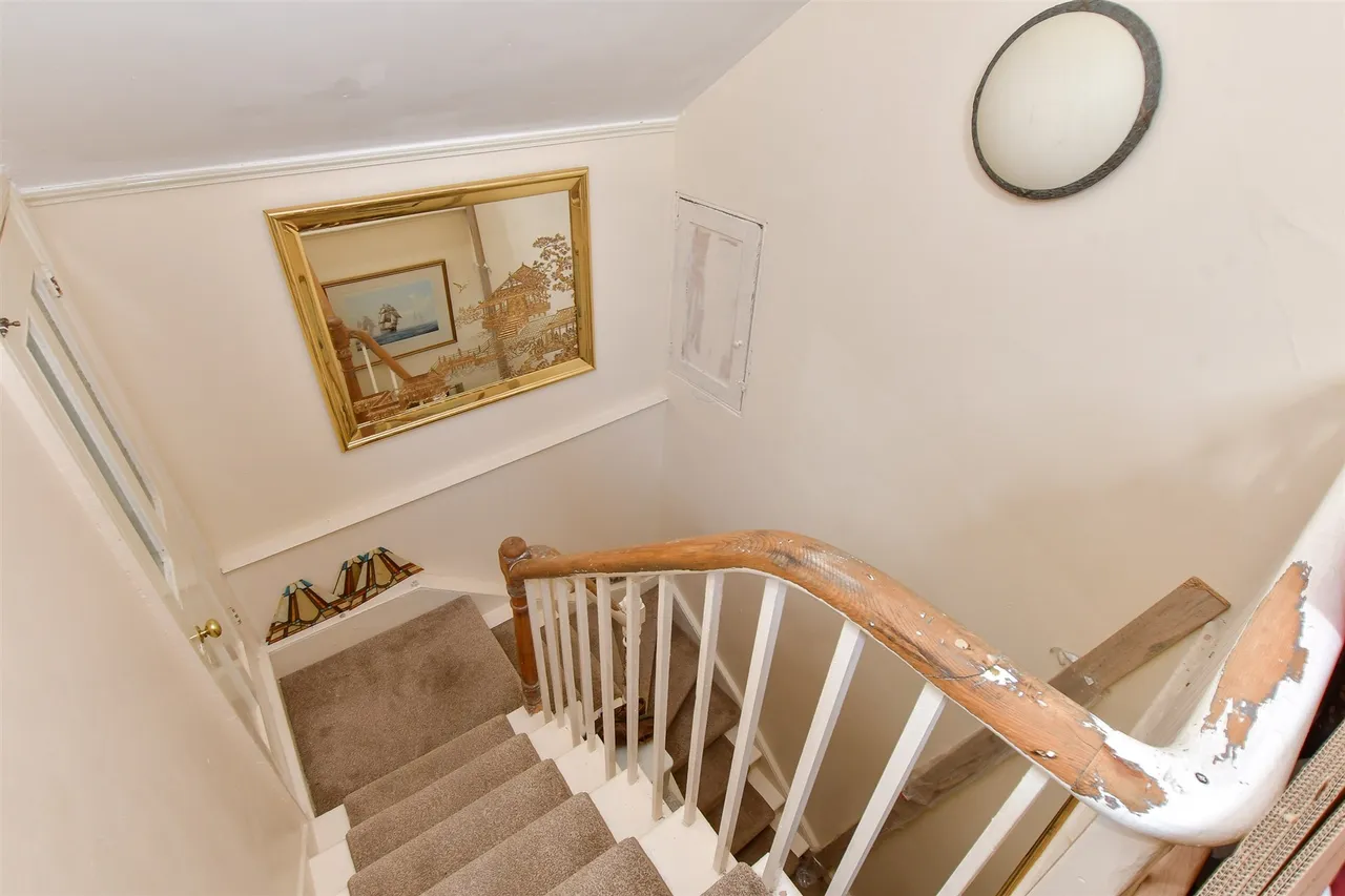 East Hill Road, Ryde, PO33, photo 5
