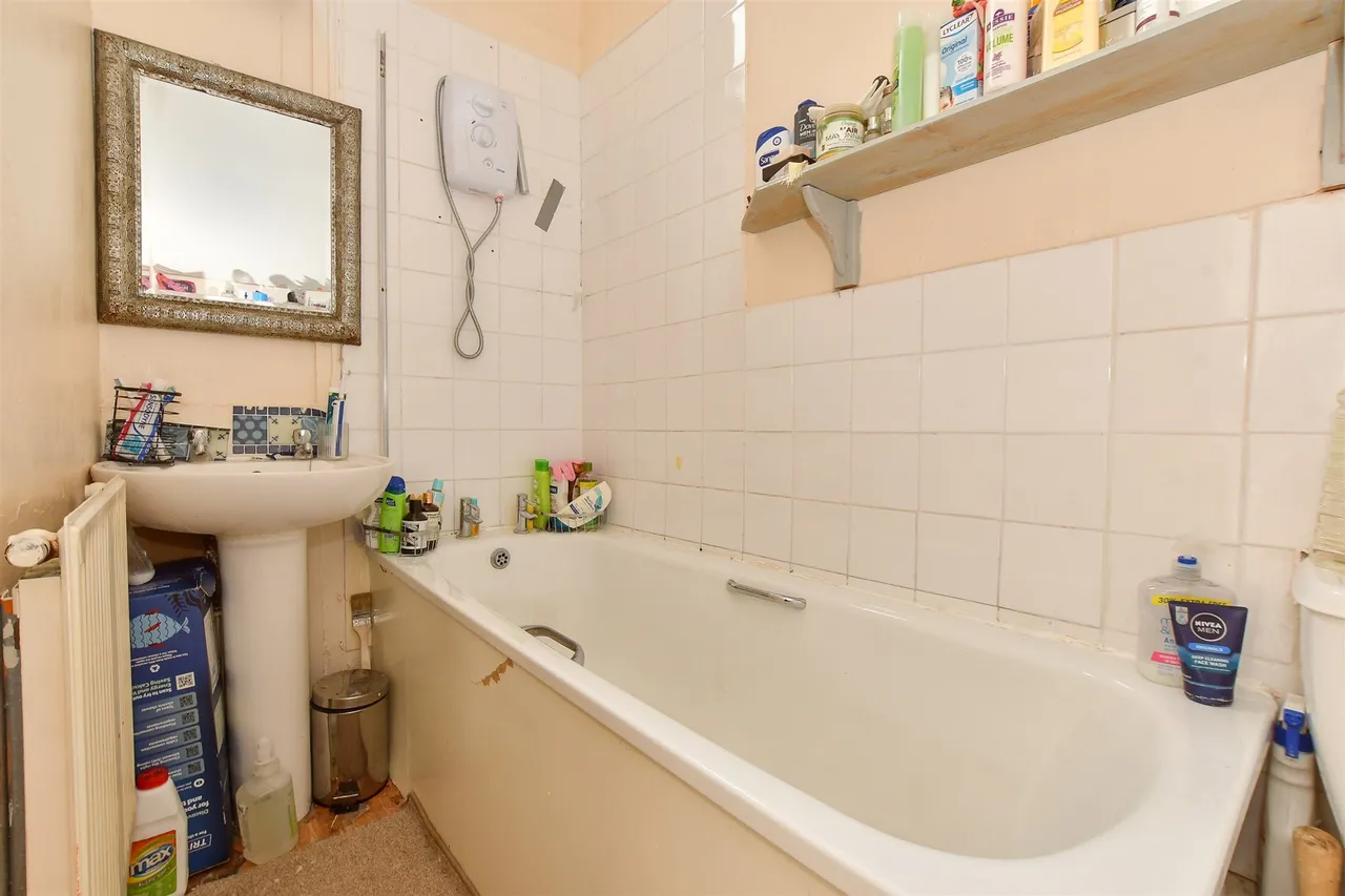 East Hill Road, Ryde, PO33, photo 7