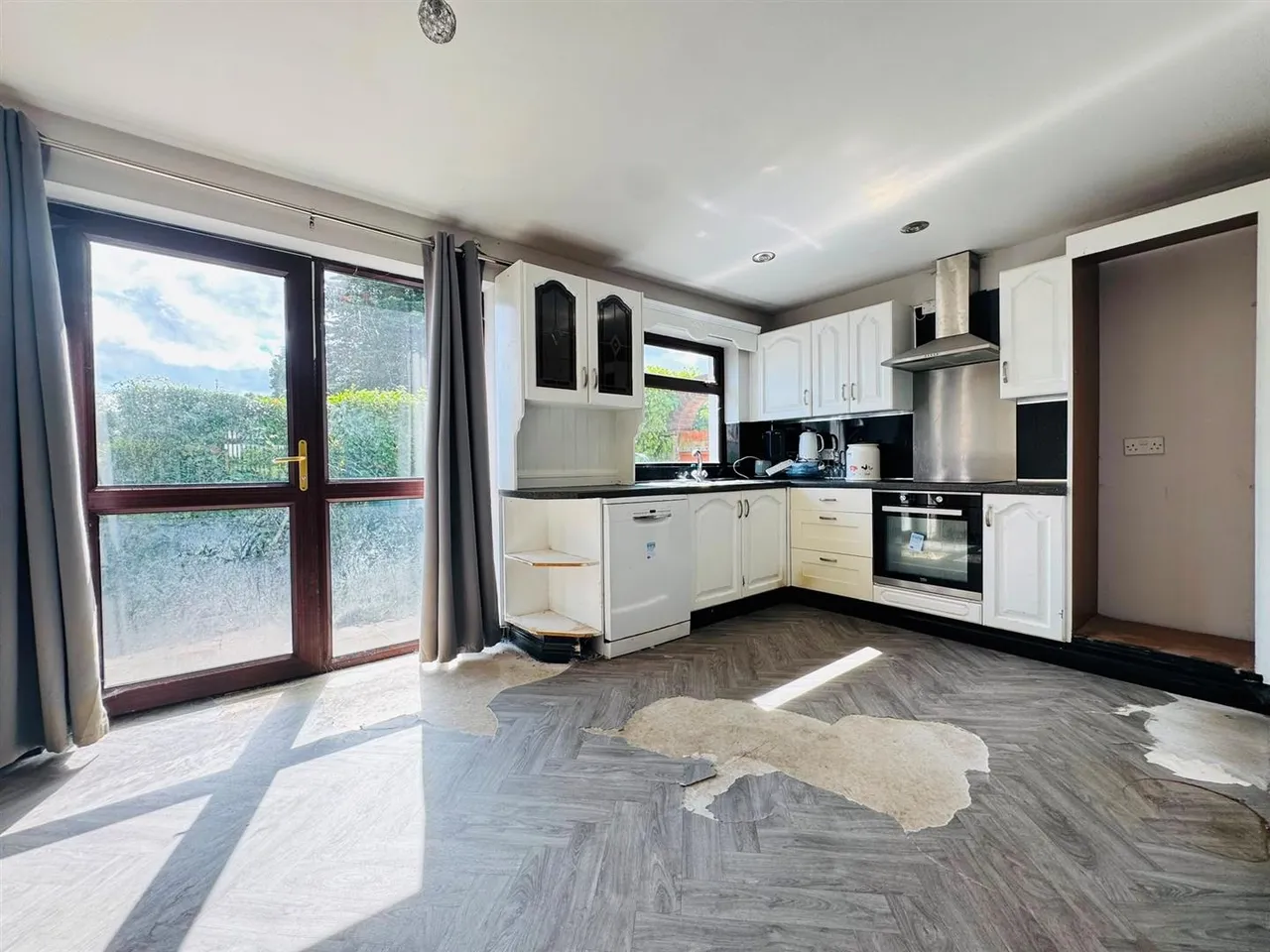 The Oaks, Rush Park, BT37, photo 6